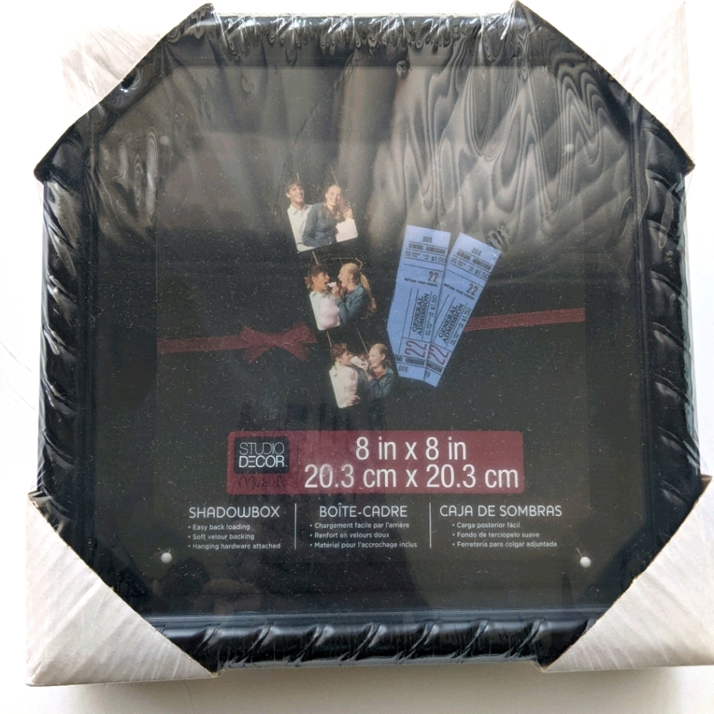 8x8 Shadowbox with Rope Design along Frame